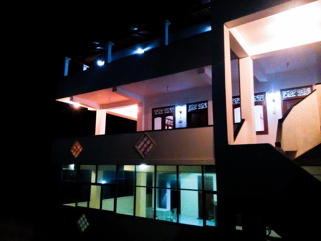 Randhi La Beach View Lounge Hikkaduwa Dış mekan fotoğraf